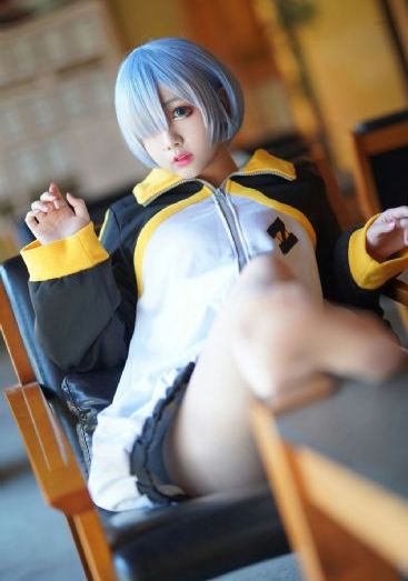 朱茵制服诱惑