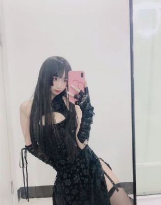 年轻善良的妻子