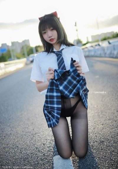 美女的让男人桶爽动漫